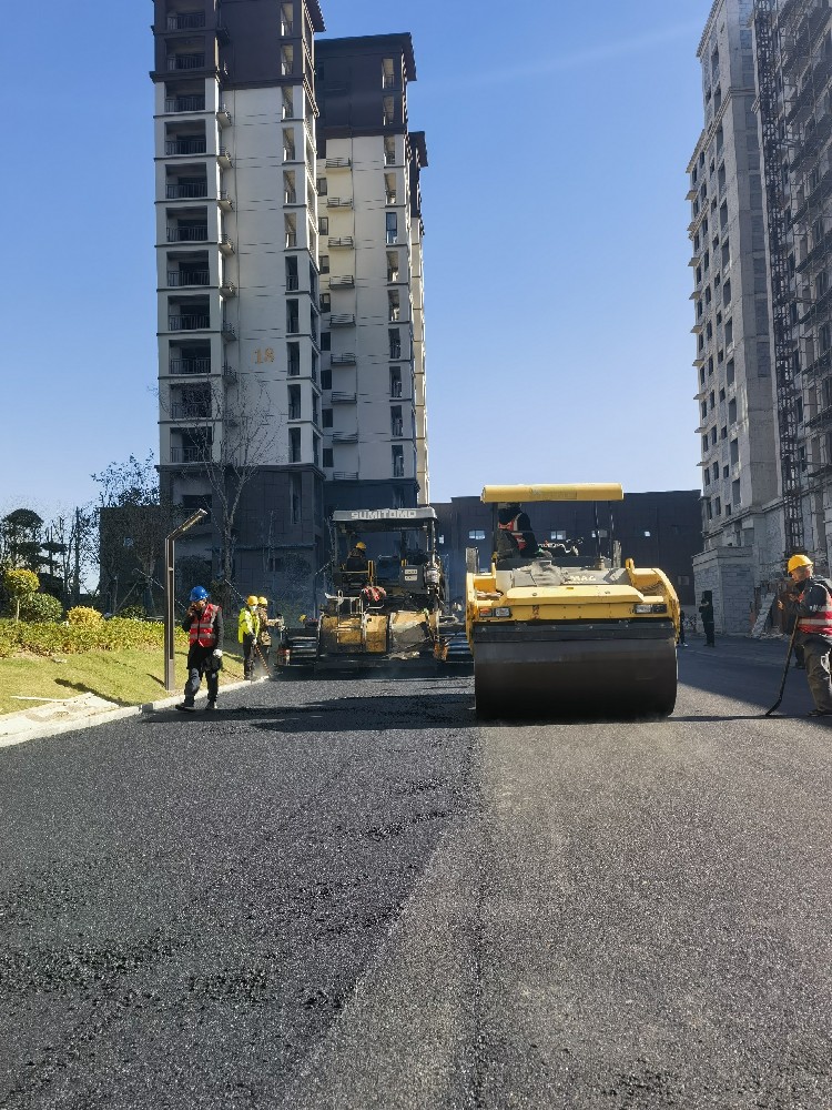 鄭州混凝土路面起砂、裂縫